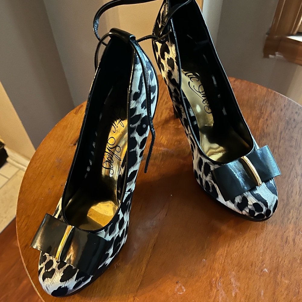 NWT M&S  animal print heels with ankle strap